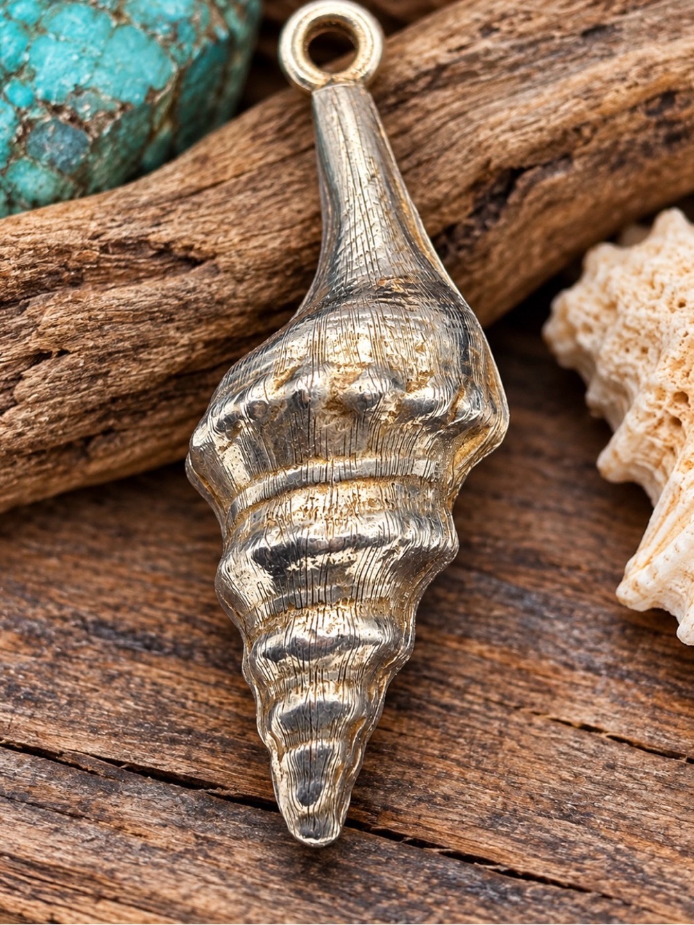 Vintage Sterling Artisan shell pendant